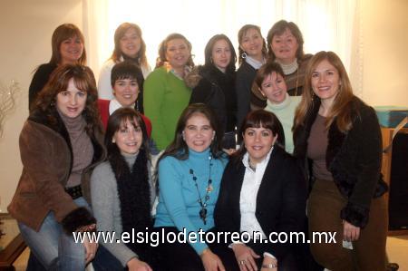 30012007
Pilar de Cobos celebró su cumpleaños junto a Pilar de Silveyra, Gaby Iduñate, Pitty de Orduña, Luly Serrato, Paty Garza, Vero Sosa, Rocío Castro, Gina González, Lety de Izaguirre, Claudia de Ramírez y Dorita de González.