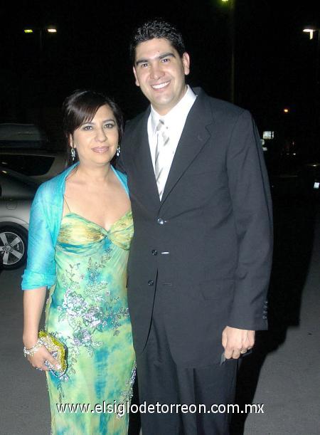 11022007 
Un muy buen amigo de Jorge Zermeño,Jesús de León Tello y su esposa Maribel.