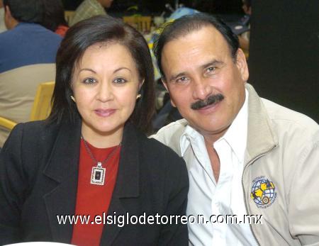 17022007
Perlita Lee y Antonio Pérez asistieron al convivio con motivo del Amor y la Amistad.