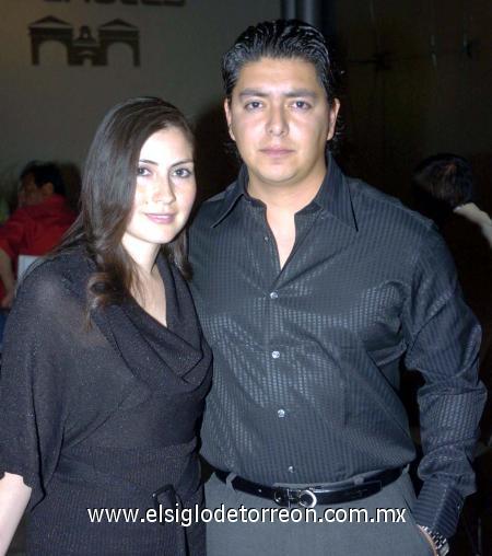 18022007 
Nadia Nava y Gerardo García.