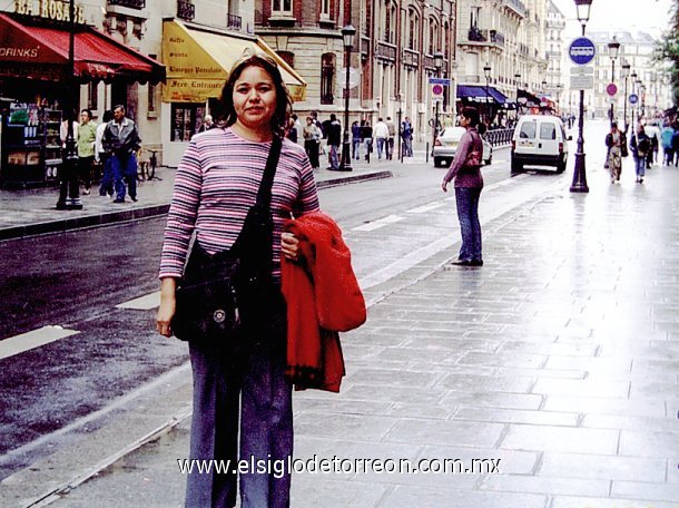 Ana Luz Mijares Hernández, durante sus últimas vacaciones en París, Francia.}