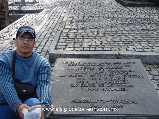 Luis Ramón Martínez Villa visitó los Campos de Concentracion Auswitch en Polonia en  Mayo 2007.