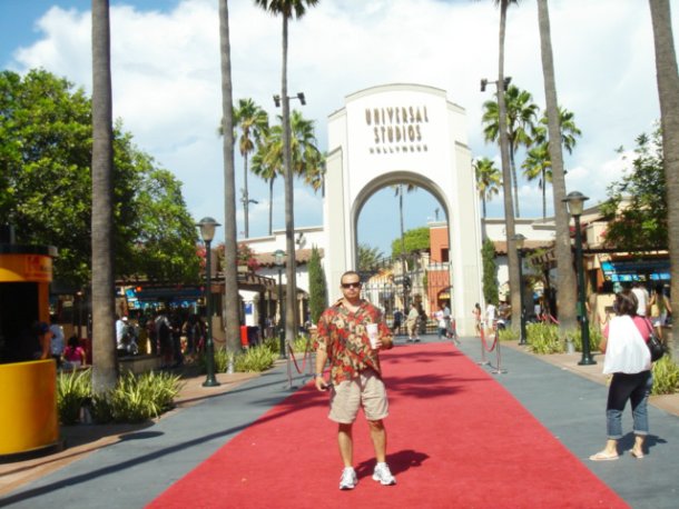 Rodolfo Rodríguez, de paseo por los Estudios Universal en Hollywood, California en febrero del 2007.