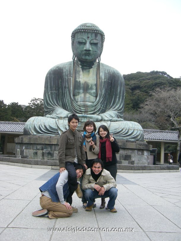 Armando González Murillo, alumno de la carrera de Derecho de UIA Laguna, de intercambio académico en la Universidad de Sophia en Japón, durante 1 año escolar (2006-2007