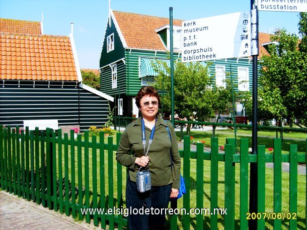 Vicky Enríquez Aguirre visitando Amsterdam en plan de vacaciones en el mes de junio 2007.