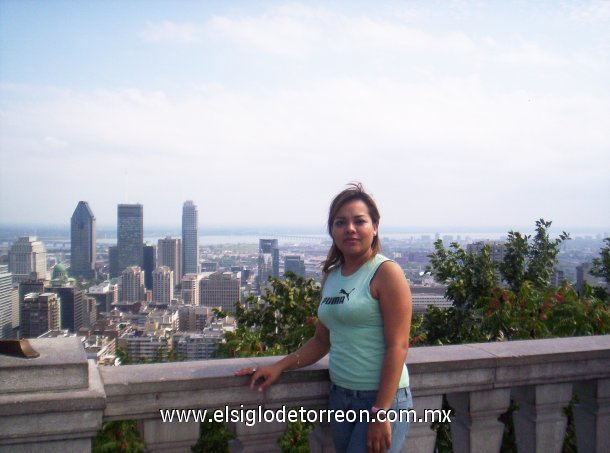 Rosa Isela Chavarria en el Parque Mont Royal. Montreal, Canada. Agosto 07.