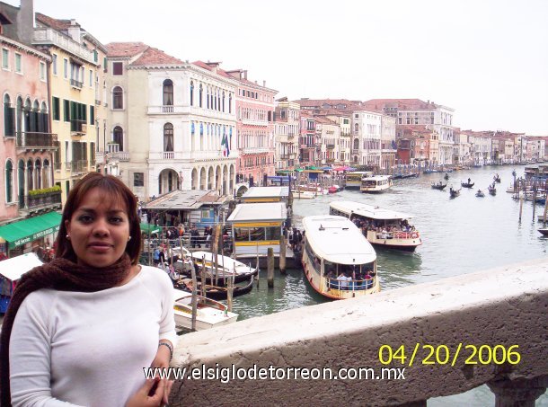 Rosa Isela Chavarría en Venecia, Italia. Abril 06