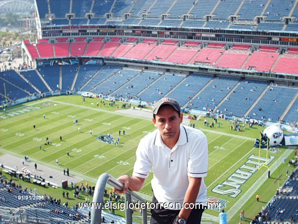 Roberto Giron ne el estadio de los Titanes en Nashville Tennesse, USA