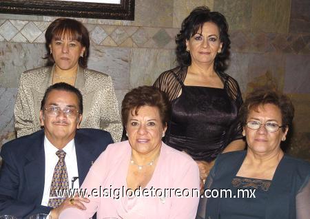 01032007
Alicia Sarmiento, Laura Elena Sarmiento, Ana María, Graciela Sarmiento y Jesús Moreno.