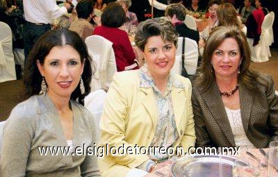 Ángela Campuzano, Katia Batarse y Susana de Müller.