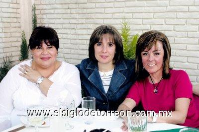 Ana Patricia y Gaby Ramos y Yolanda Mansur.