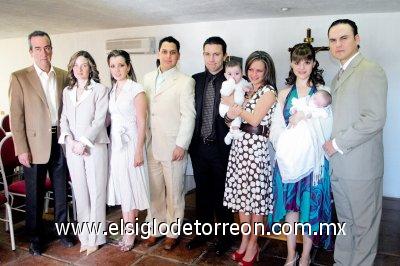 José Manuel Tricio Cerro, Adriana Echávez de Tricio, Ana Verónica Echávez de Murguía, Mario Alberto Murguía Martínez, Juan Ibarguengoytia Cueva, Olga Echávez de Ibarguengoytia, Mario Alberto Murguía Echávez, Karina Martínez de Ortiz, Paula Ibarguengoytia Echávez y Arturo Ortiz.