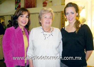 Lety Garza de Cepeda, Angelina Garza y Gaby Villarreal.