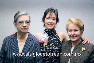 Susana Schott de Gutiérrez, Gabriela Gutiérrez Schott y Mela Vargas de De las Casas.