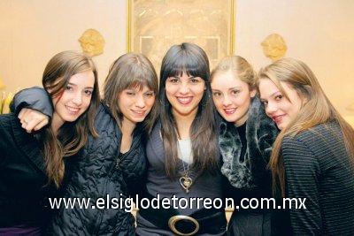 Andrea Espada, Yuri Humphrey, Yolis Trasfí, Paulina Teele y Cristy Sesma.