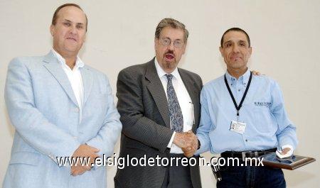 04032007 
José Luis Alcántara llegó a trabajar el cinco de marzo de 1987 en El Siglo de Torreón.