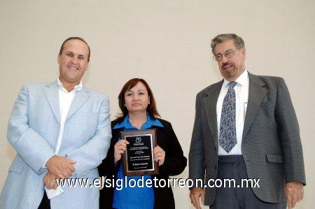 04032007 
María del Rayo Solís Morales entró a trabajar el 23 de junio de 1987 a El Siglo de Torreón.