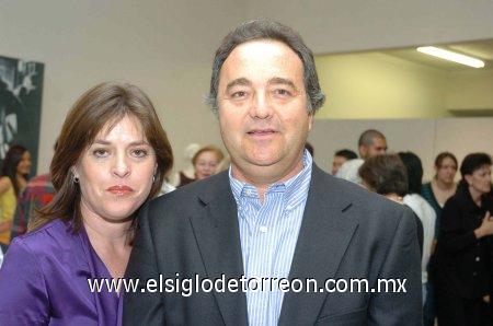 04032007 
Ricardo Martínez y Adriana de Martínez.