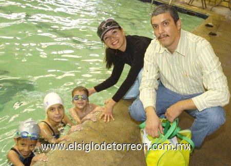 06032007
Enrique, Blanca, Iván, Ilse e Ivonne Cruz.