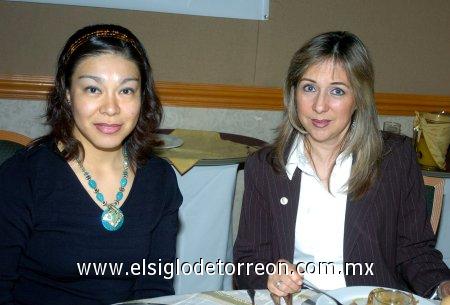 12032007
Liz Meredith de Carmona y Marilupe Castillo.