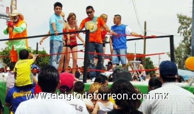 Miles de familias laguneras salieron a las calles de las tres ciudades hermanas (Torreón, Gómez y Lerdo) para observar el tradicional Desfile de Primavera.