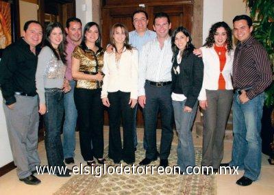 Carlos Manjarrez y Mariana Sánchez de Manjarrez, Eduardo Prieto y Ana Rosa Pérez, Sofía Zarzar de Kuri y Roberto Kuri, Fernando Gilio y Ana Lucía Cepeda, Karen Platas y Javier Dávila.