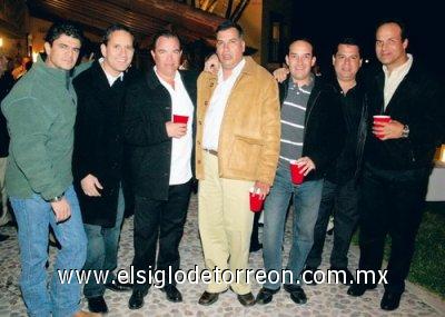 Festejo al doble
Ruso Serrano, Lalo Camacho, Jesús Villarreal, Ricardo San Juan, Javier Lechuga, Ernesto López y Alfonso Vargas.