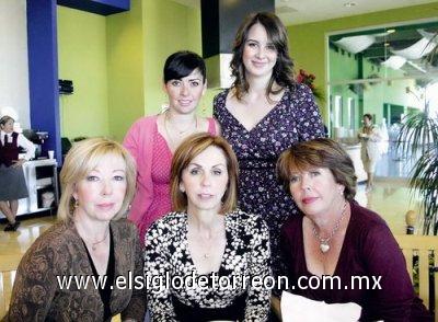 Roberta Flores, Ana Cuevas, Maribel Graham, Carmiña Fernández y Araceli Graham.