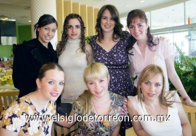 Claudia Peña, Hiyam Jalil, Ana Cuevas de Yacamán, Luisa Fernanda Martínez, Karla Villarreal de Salazar, Araceli Martínez y Carmiña Fernández.