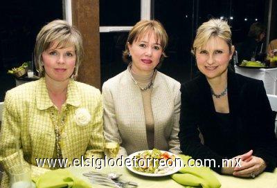 Silvia Garza de Pérez, Margarita Chávez de Rivera y Luly de Berlanga.