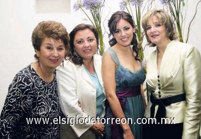 Pilar Madero de González, Pilar González Madero, Celina Barrientos González y Gabriela Sánchez de Guajardo.