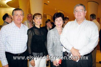 Román Cepeda, María Luisa Torres de Cepeda, Camilda García Triana y José A. Triana.