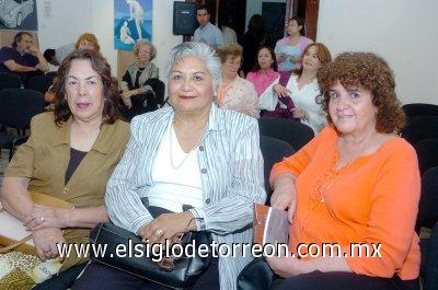 18032007 
María Eugenia Román de Castro, Genoveva García y María Ángeles Valdés.