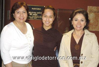 21032007
Ariane Ibarra, Mariana Caballero y Magdalena Ibarra.