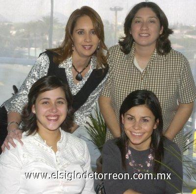 22032007
Ileana Robles, Sofía Flores, Any Garza y Myrna Espinoza.