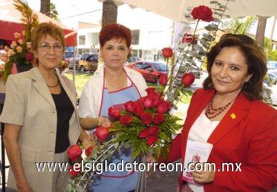 22032007
Magali Villarreal de la O, Elvira Zapién de Arredondo y Leticia Olvera.