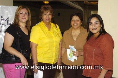 22032007
Zaira Morales, Paty Nazer, Consuelo Nazer y Berenice.