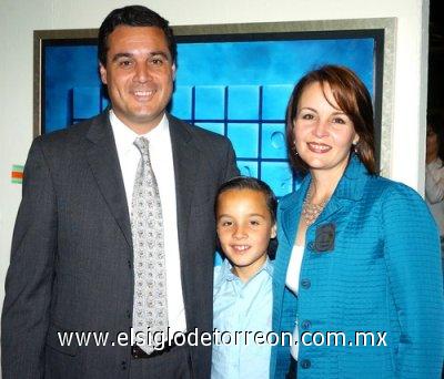 27032007
Andrés Sotomayor, Marcela Aguilar de Sotomayor y Diego Sotomayor