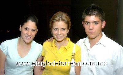 30032007
Sofía Dueñes, Paola Zarzar y Marcelino Covarrubias