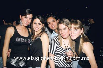 Ana Lucía García, Karen Giacomán, Ricardo y Cristina Berrueto y Ana Karla Veyán.