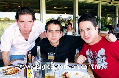 Guillermo Torres, Alberto Jerkov y Jorge Murillo.