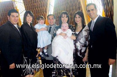 Luis y Lorena Mendoza, Sofía Sada Galán, Alex Sada, Begoña Galán de Sada, Alex Sada Galán, Blanca de Murra y Pablo Murra.