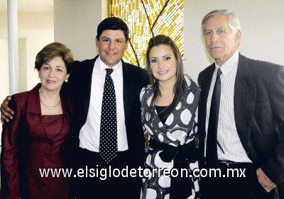 Cristina Porras Caracho, Enrique Vázquez Porras, Martha Monsivais Pamplona y Enrique Vázquez Salinas.