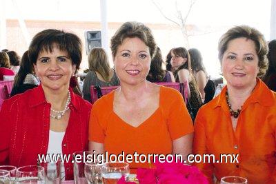 Velina J. de Martínez, Loly G. de Fernández y Rosy T. de Gómez.