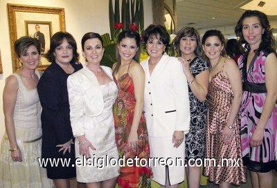 Coty de Martín, Marina de Fernández, Nena de Fernández, Ana Lucia Urrutia, Rosario de Urrutia, Melida de Perches, Rosetta de Teja y Elizabeth de Urrutia.