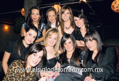 Magda Navarro, Tessy Cantú, Ana Villy Estrada, Paulina Garza, Nidia Dávila, Ale y Paty Villarreal, Marytere Jiménez y Daniela Martínez.