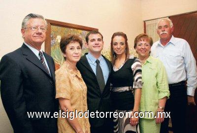 PETICIÓN DE MANO
Ricardo Soldevilla Caldevilla, Lucero Olhagaray de Soldevilla, Ricardo Soldevilla Olhagaray, Elizabeth Agüero Sánchez, Rita Sánchez de Agüero y José Francisco Agüero Monterde.