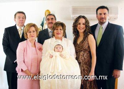 Enrique R. Fernández Mier, Mary Nelly Knight de Fernández, Mario Villarreal Rodríguez, Patricia Murra de Villarreal, Marian Villarreal Fernández, Mary Nelly Fernández de Villarreal y Mario Villarreal Murra.