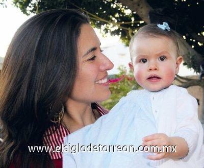 Gabriela Quezada de Díaz y Carlota Carolina Díaz Quezada.