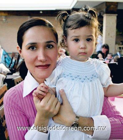 Adriana Fernández y Katia Pámanes.